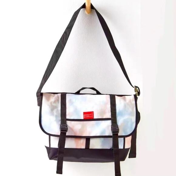 NWT! Free People x Manhattan Portage Messenger Bag in Cloud (MSRP $178) - Picture 1 of 11
